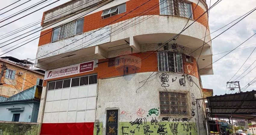 GALPÃO DE 310M² COM SALAS E BANHEIROS À VENDA EM BONSUCESSO!