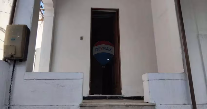Vila com 3 casas e 2 apartamentos  á venda  em bonsucesso 524 m².