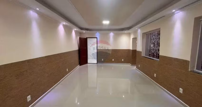 Casa espaçosa, em condominio fechado, com suite e vaga, em benfica, rio de janeiro
