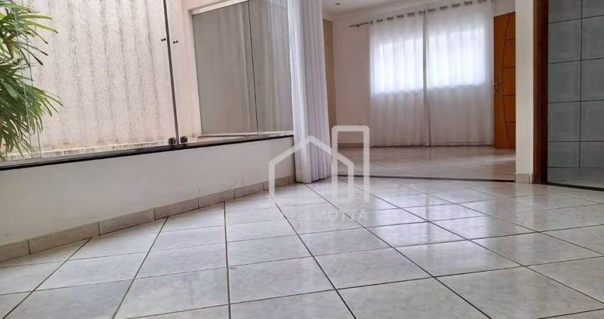 Casa com 4 dormitórios à venda, 144 m² por R$ 600.000 - Jardim Patrícia - Uberlândia/MG