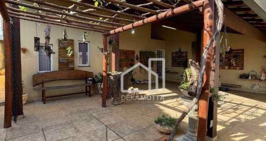 Casa com 3 dormitórios à venda, 190 m² por R$ 580.000 - Jardim Holanda - Uberlândia/MG