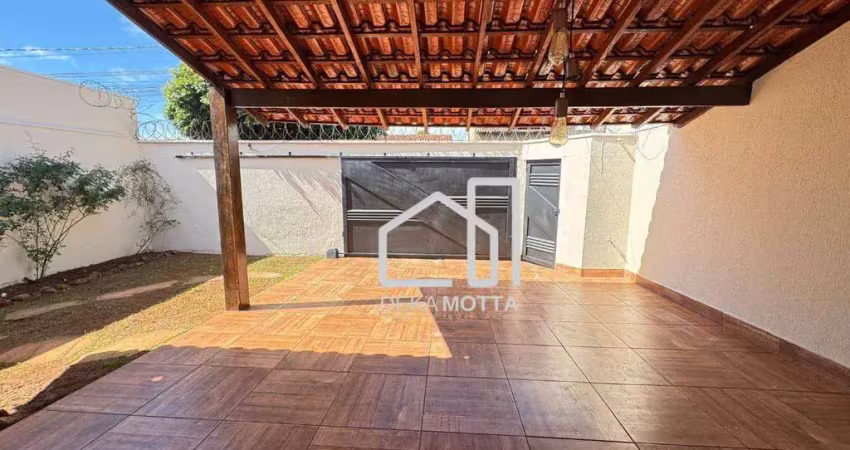 Casa com 3 quartos à venda no Parque Residencial do Camaru, Uberlândia 
