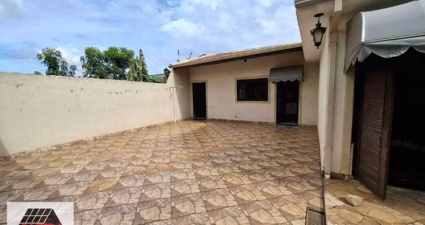 Casa à venda, 4 quartos, 2 suítes, 4 vagas, Jardim São Vito - Americana/SP