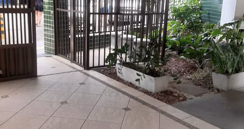 VENDO APARTAMENTO  2/4 NA PITUBA