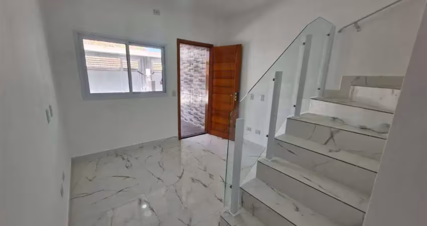 Lindo sobrado de condomínio com 2 dormitórios na praia grande!