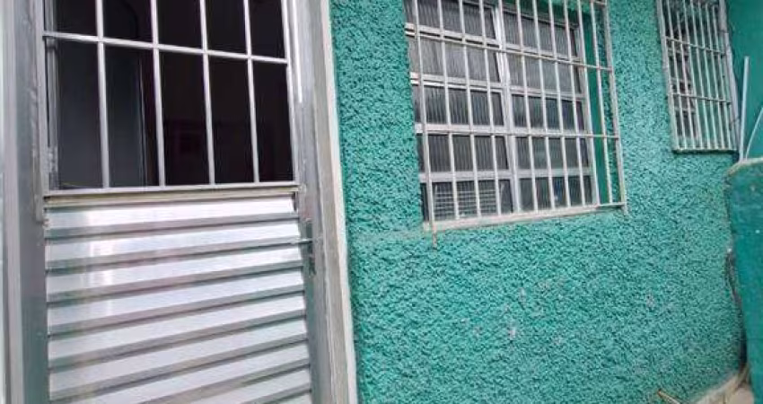 ÓTIMO BANGALÔ COM 1 DORMITÓRIO NO BAIRRO CAIÇARA!