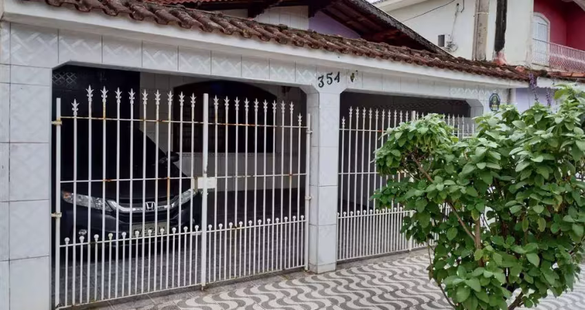 Excelente casa geminada com 02 dormitórios sendo 01 suíte, 03 vagas de garagem na vila caiçara.