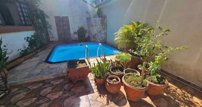 LINDA CASA COM 3 DORMITÓRIOS NO BAIRRO CANTO DO FORTE EM PRAIA GRANDE!
