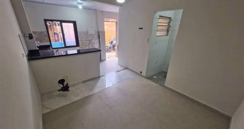 EXCELENTE BANGALÔ NO BAIRRO CAIÇARA EM PRAIA GRANDE!