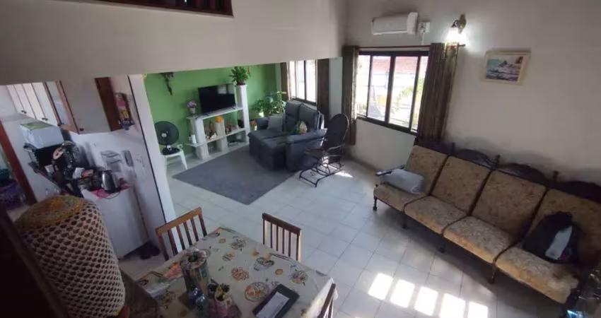 Excelente apartamento duplex de 02 dormitórios, 01 banheiro social e 01 vaga de garagem. o imóvel está localizado na vila caiçara, bairro que vem recebendo e cada vez mais investimentos na infraestrut