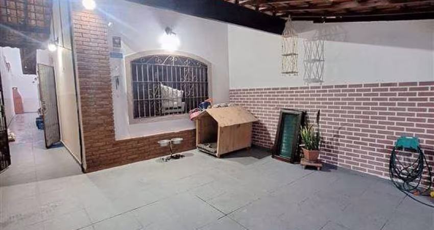 EXCELENTE CASA COM 2 DORMITÓRIOS PARA LOCAÇÃO DEFINITIVA NO BAIRRO CAIÇARA EM PRAIA GRANDE!