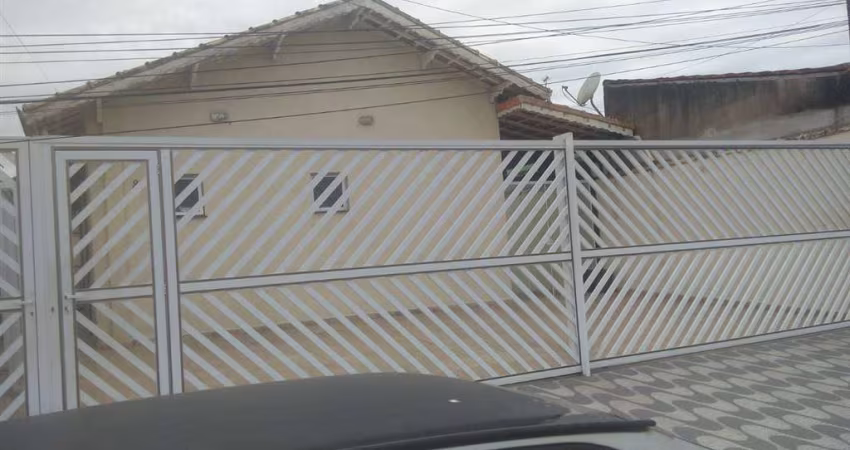 Excelente casa de condomínio térrea de 01 dormitório com quintal preivativo. O imóvel está localizado no Jardim Princesa, bairro que tem recebido muita valorização através de recentes investimentos em