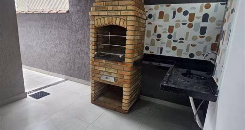 LINDA CASA GEMINADA COM 2 DORMITÓRIOS NO BAIRRO VILA ASSUNÇÃO!