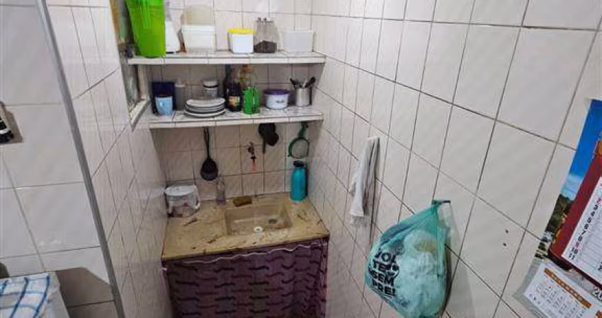 Kitnet  na Vila Caiçara Zona 2 sem condomínio.