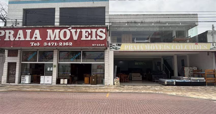 Excelente imóvel para locação podendo ser divida em 02 lojas no valor de R$ 25.000,00 cada uma. O imóvel está localizado na Vila Tupi,  bairro que recebeu muitas melhorias nestes últimos anos. Para am