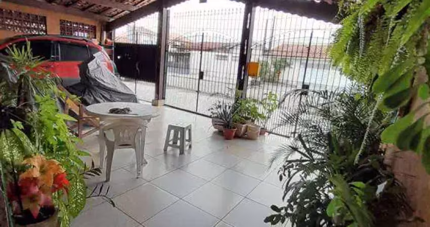 Excelente casa de 03 dormitórios, sendo 01 suíte, 04 vagas de garagem, amplo espaço com churrasqueira. o imóvel está localizado no balneário maracanã, localização que recebeu diversos investimentos, p