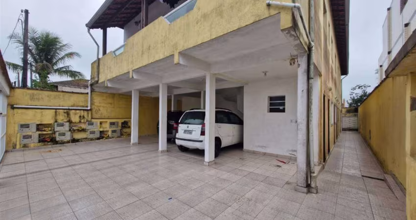 Excelente casa de condomínio sobreposta alta  com 01dormitório e pagamento facitilitado.