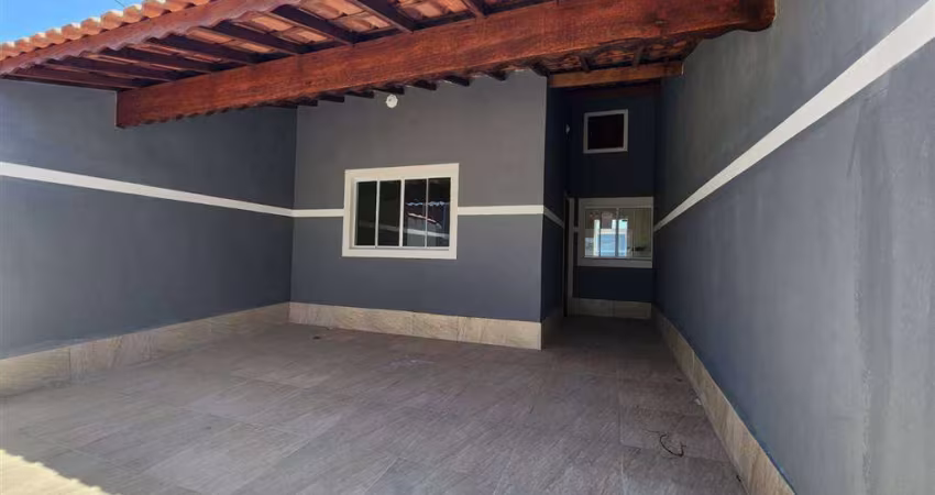 Excelente casa com piscina.