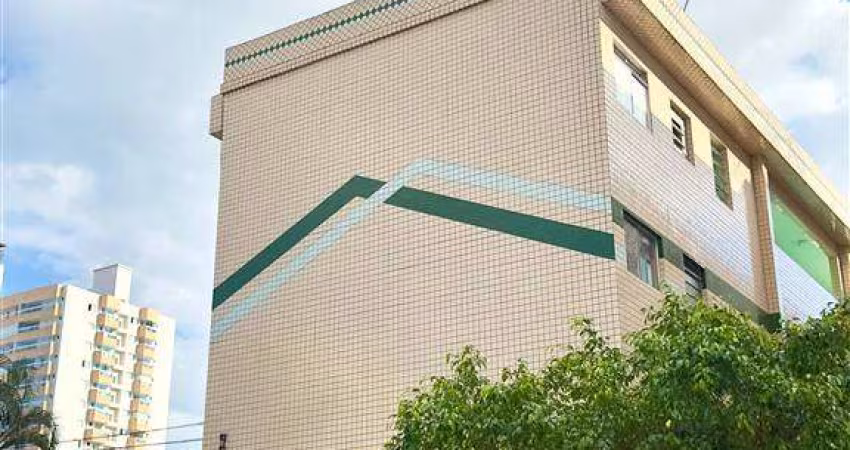 Excelente apartamento de 01 dormitório em andar térreo. O imóvel está localizado na Vila Guilhermina, um dos bairros mais movimentados de Praia Grande. Localização que recebeu muita valorização atravé