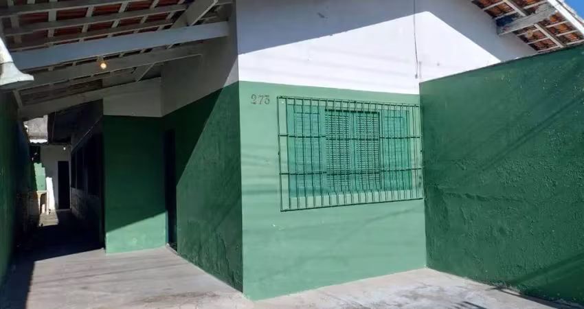 Excelente casa geminada com 02 dormitórios no bairro vilamar em praia grande!
