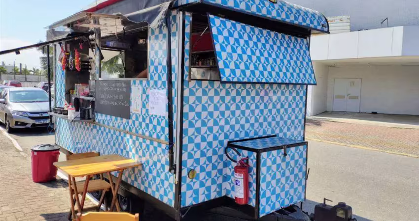 Você que está procurando começar ou expandir seus negócios, tenho a venda um trailer de lanche completo ideal para quem quer empreender no ramo da alimentação, localização privilegiada em frente ao ho