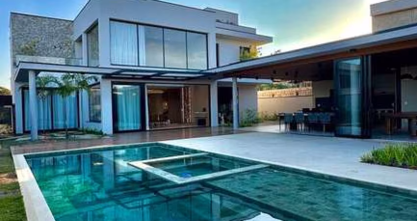SOBRADO MAGNÍFICO COM ARQUITETURA MODERNA E ACABAMENTOS DE ALTO PADRÃO