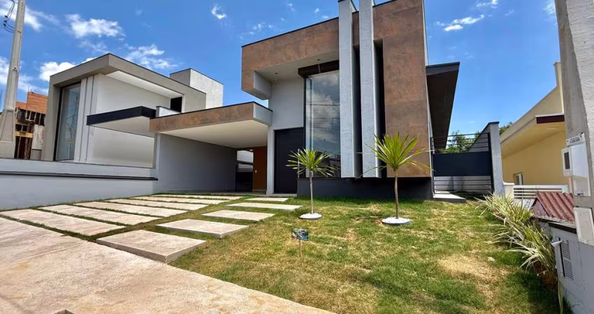 CASA TÉRREA COM MUITA PRIVACIDADE , 3 SUÍTES E PISCINA , NO GRANVILLE