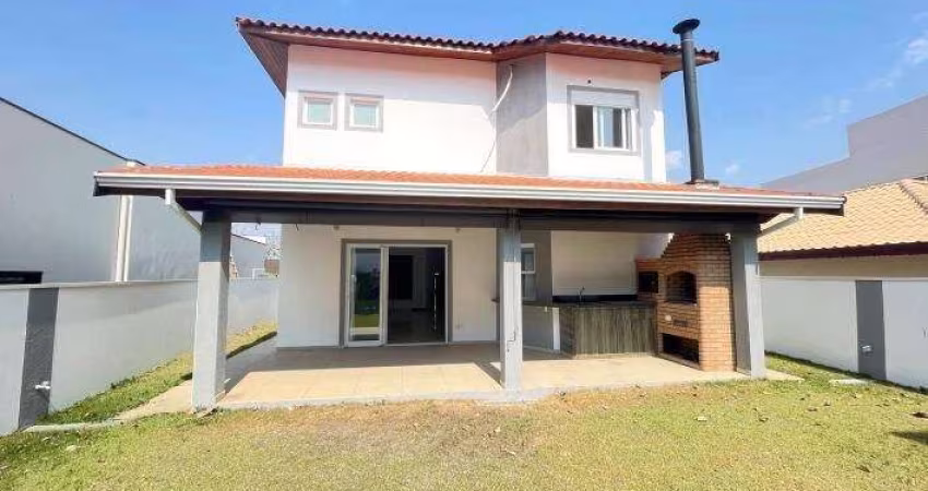Sobrado com 3 dormitórios e amplo quintal Gramado, localizado no ibiaram 1
