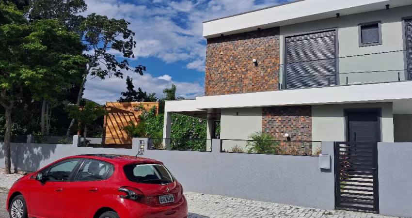 Casa finamente  mobiliada