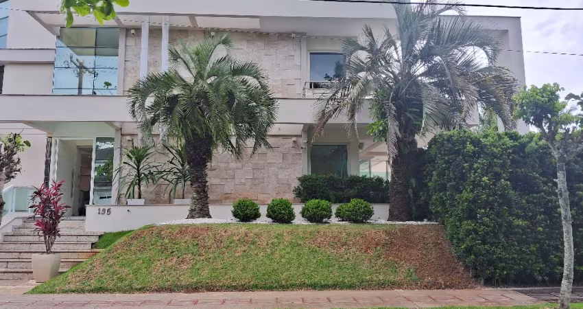 Linda casa finamente próxima ao Campanario