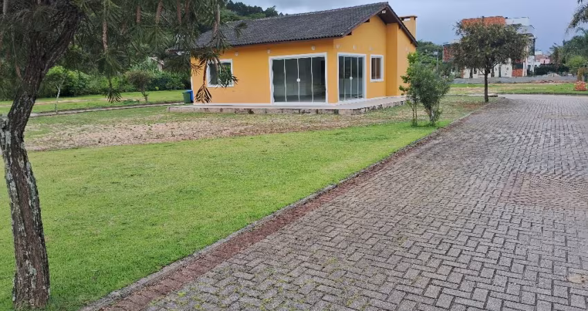 Lindo terreno no condomínio Vila Pore