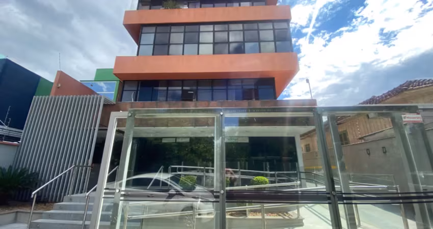 Sala com copa e garagem no centro de londrina, espaço moderno
