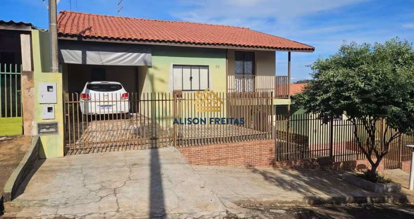 Casa com edícula em Ibiporã, próximo ao centro .