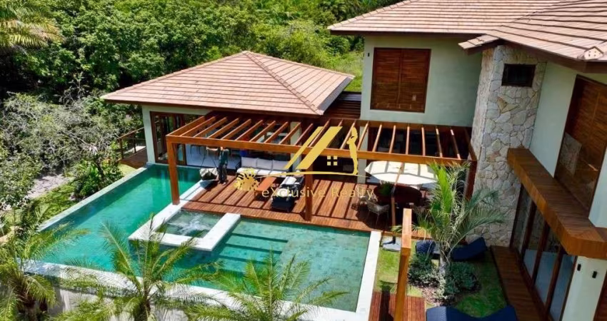 Casa Extraordinária no Condomínio Praia Bella em Praia do Forte. 6 suítes, 500m2 de área construída, a 700m da Praia! Finamente decorada e mobiliada!