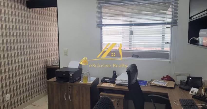 Sala Comercial finamente decorada, com opção de mobiliada, prédio moderno, próximo a restaurantes, estacionamento para visitantes, garagem rotativa
