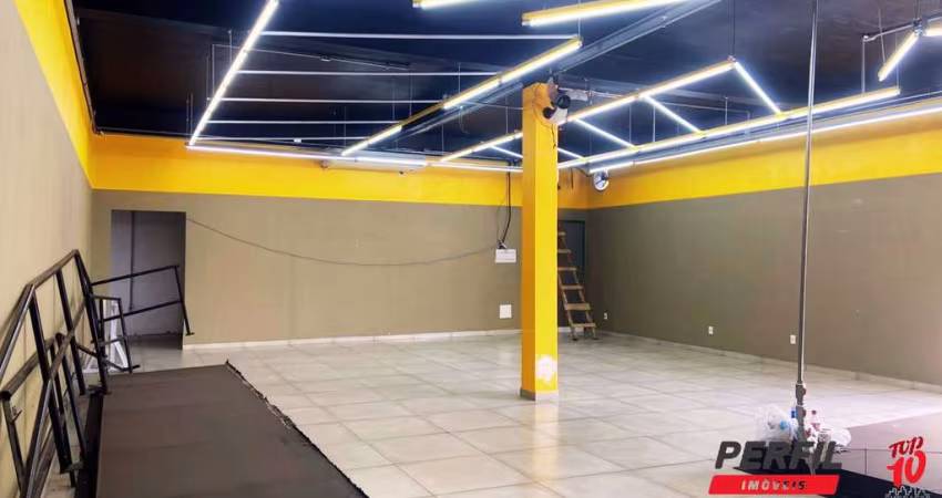 GALPÃO COMERCIAL COM  380M² -  RECÉM REFORMADO