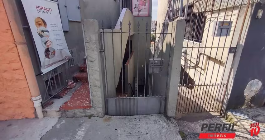 CASA SOBREPOSTA  BAIXA 3 DORM COM QUINTAL JD ESMERALDA