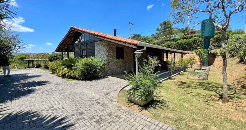 Linda chácara em mairinque com 05 quartos, terreno de 2.400m² com lazer
