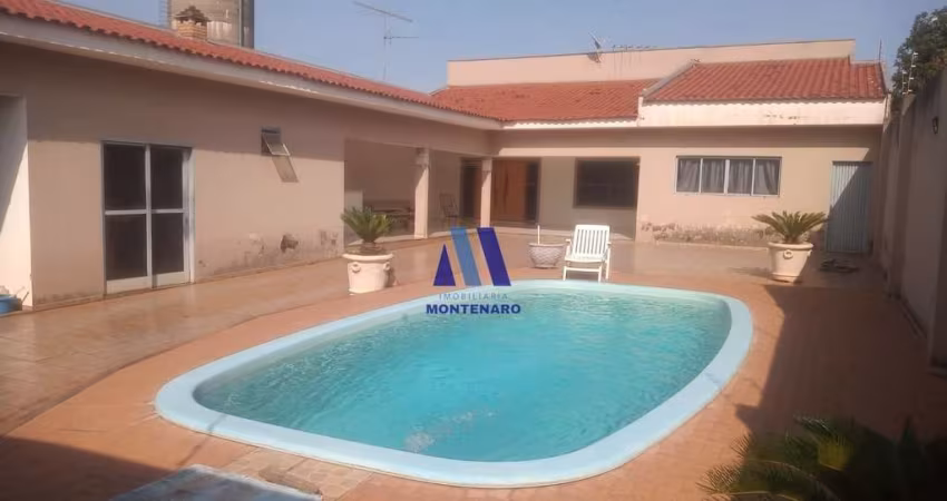 Casa na Vila Azul com piscina e 3 dormotórios