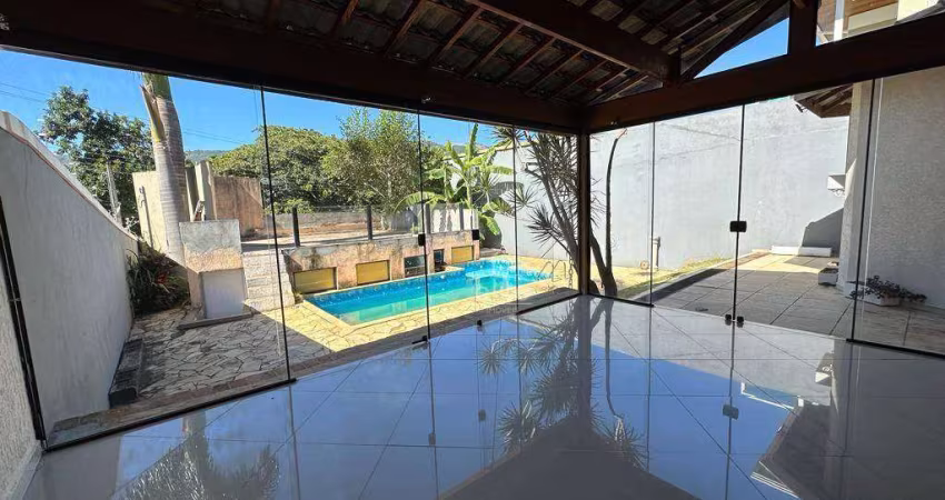 Casa com 5 dormitórios, 450 m² - venda por R$ 2.500.000,00 ou aluguel por R$ 7.900,00 - Vila Petrópolis - Atibaia/SP