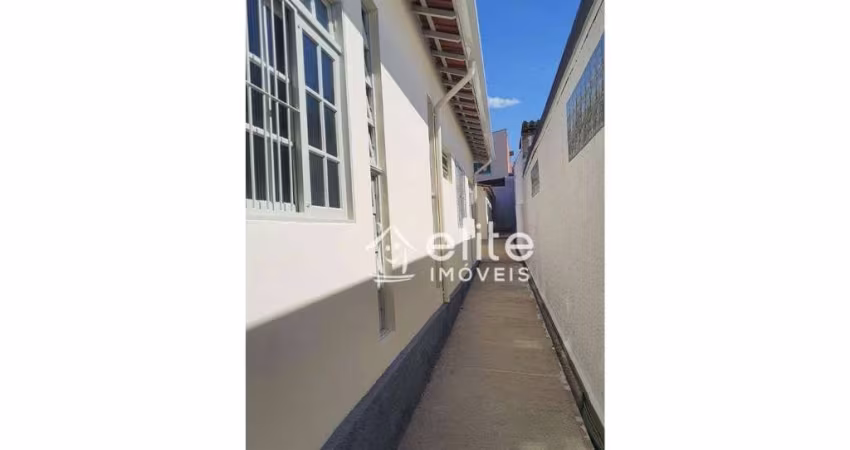 Casa com 3 dormitórios à venda, 169 m² por R$ 800.000 - Centro - Atibaia/SP