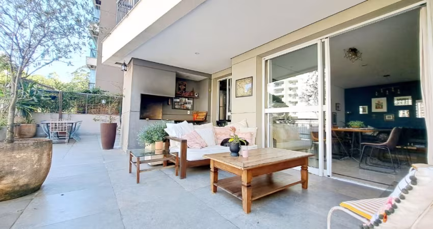 Lindo apartamento Garden a venda na Vila Andrade  com 250m² ,  com 3 suítes,  5 banheiros,  2 vagas de garagem.
