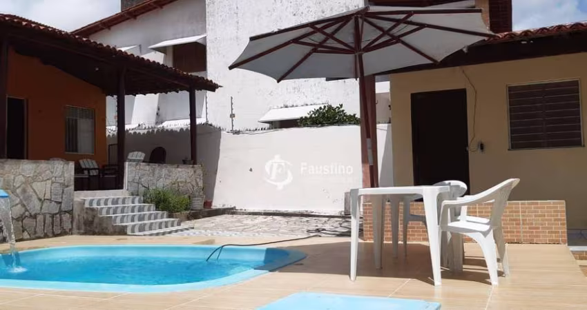 Vendo casa com piscina em Tabatinga II