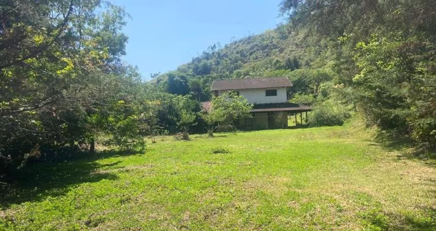 Terreno à Venda com 240.000 m² por R$ 1.600.000