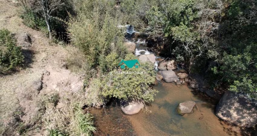 Terreno à Venda com por R$ 870.000
