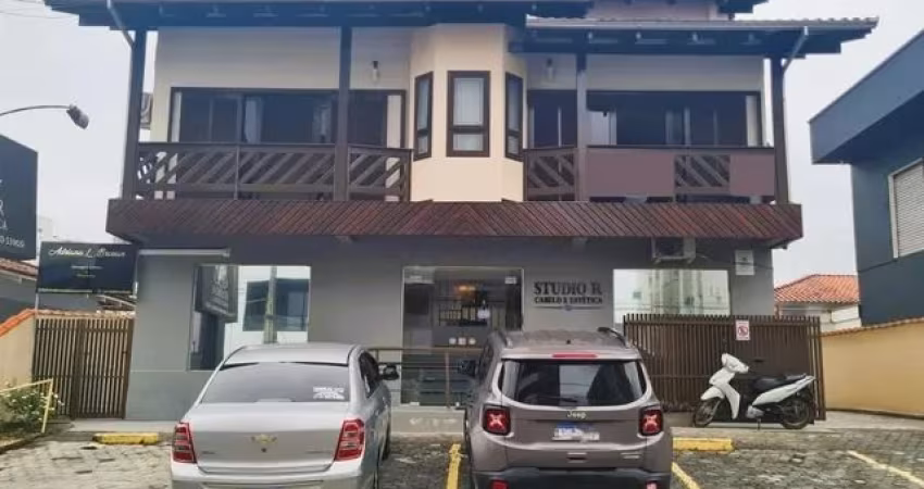 LINDO SOBRADO COM RESIDENCIA E SALA COMERCIAL NO COSTA SILVA