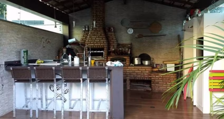 Parque Suburbano - Itapevi - Casa para venda possui 178 metros quadrados com 3 quartos, 2 vagas