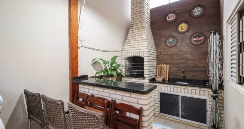 Linda casa com 3 quartos sendo 1 suite, 2 vagas - Itaim Paulista - Sâo Paulo