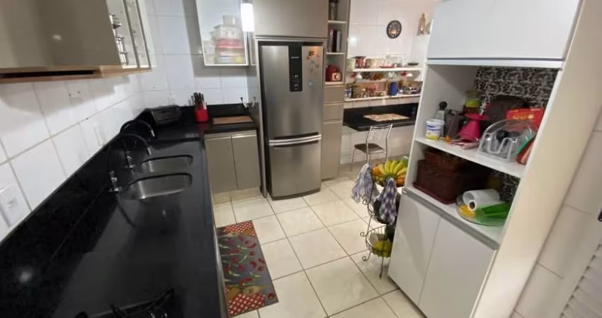 Linda casa com 04 quartos com 01 suíte e 02 vagas - Vila Invernada - Sâo Paulo