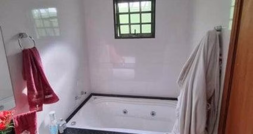 Casa com 3 Quartos e 2 banheiro à Venda, 137m²Centro - Ubatuba, São Paulo